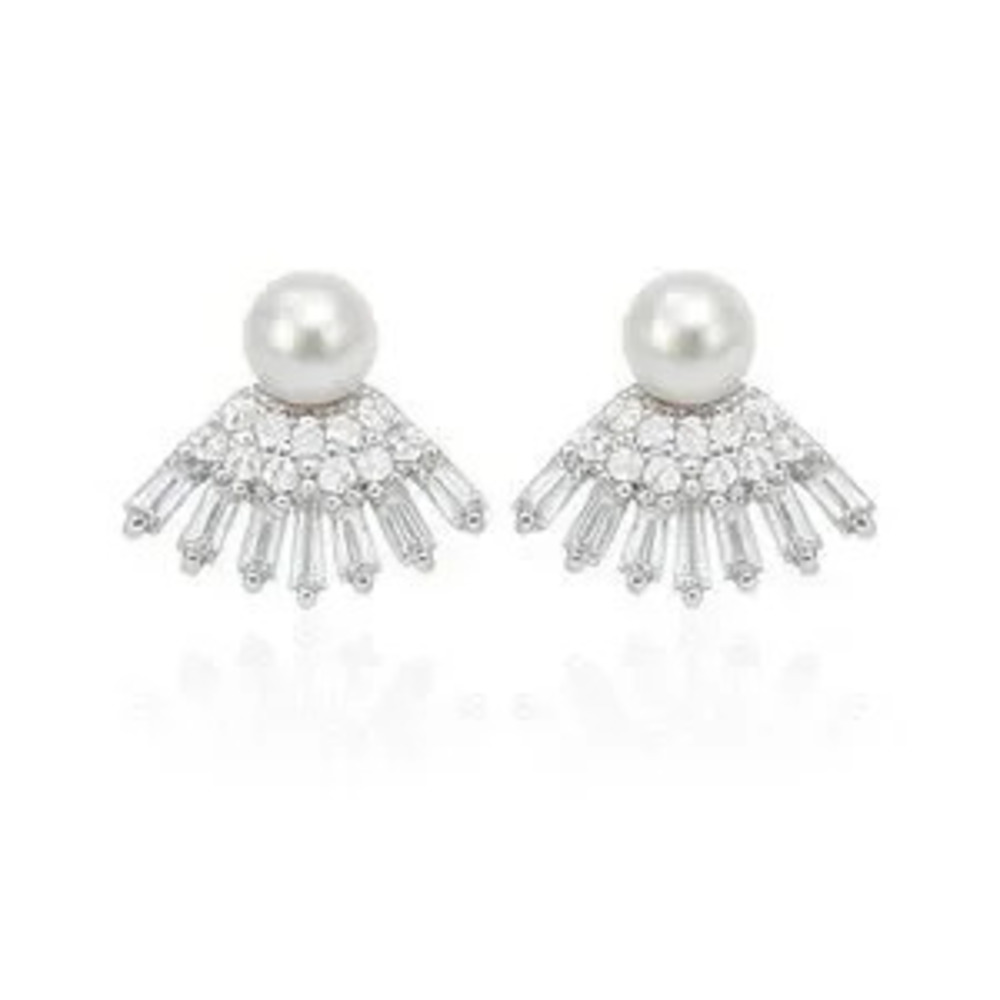 ?? Minimalist Chic Pearl and Zirconia Earrings